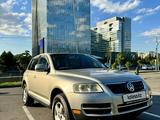 Volkswagen Touareg 2005 года за 6 100 000 тг. в Алматы