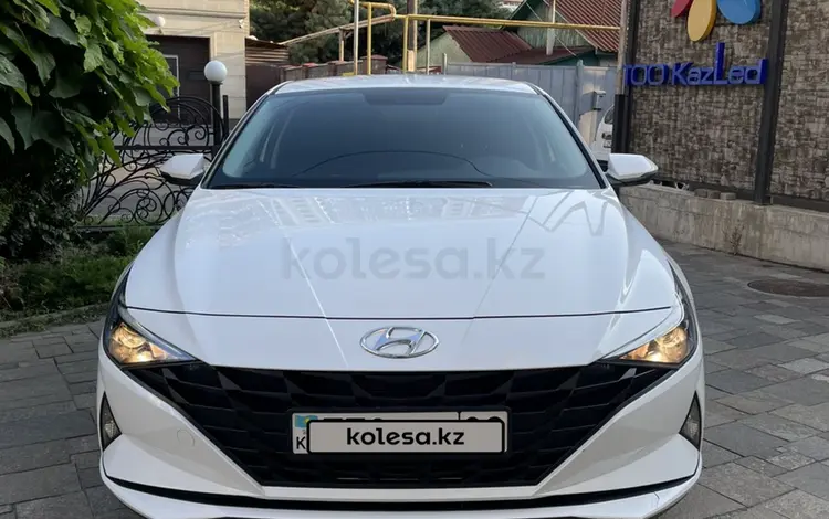 Hyundai Elantra 2022 года за 9 800 000 тг. в Алматы