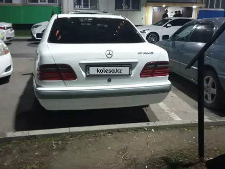 Mercedes-Benz E 230 1997 года за 2 500 000 тг. в Талдыкорган – фото 2