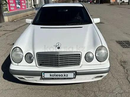 Mercedes-Benz E 230 1997 года за 2 500 000 тг. в Талдыкорган – фото 11