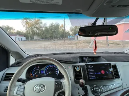 Toyota Sienna 2014 года за 7 500 000 тг. в Атырау – фото 10