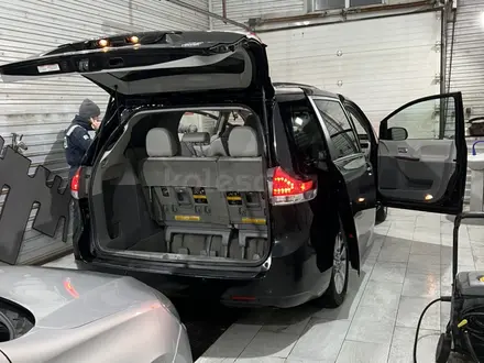 Toyota Sienna 2014 года за 7 500 000 тг. в Атырау – фото 7