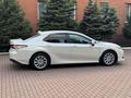 Toyota Camry 2021 года за 14 570 000 тг. в Алматы – фото 10