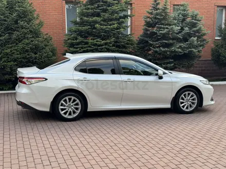 Toyota Camry 2021 года за 14 570 000 тг. в Алматы – фото 10