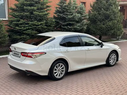 Toyota Camry 2021 года за 14 570 000 тг. в Алматы – фото 12