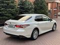 Toyota Camry 2021 года за 14 570 000 тг. в Алматы – фото 13