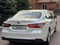 Toyota Camry 2021 года за 14 570 000 тг. в Алматы – фото 16