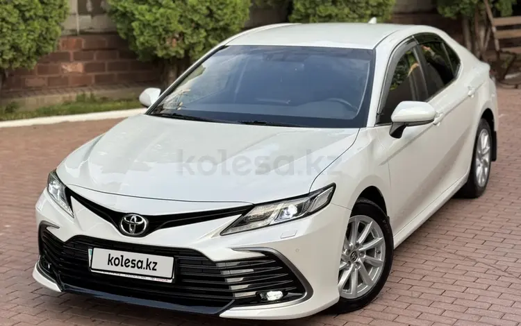 Toyota Camry 2021 года за 14 570 000 тг. в Алматы