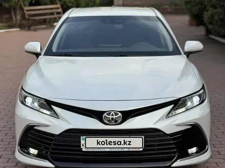 Toyota Camry 2021 года за 14 570 000 тг. в Алматы – фото 20