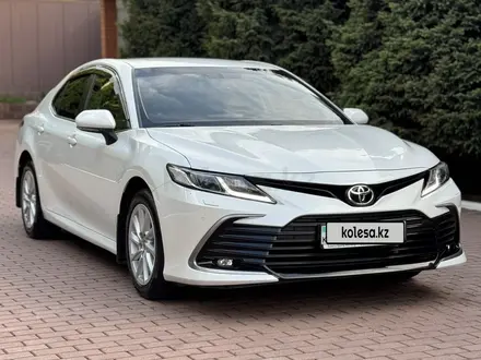 Toyota Camry 2021 года за 14 570 000 тг. в Алматы – фото 4