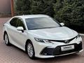 Toyota Camry 2021 года за 14 570 000 тг. в Алматы – фото 3
