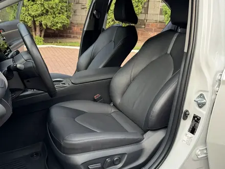 Toyota Camry 2021 года за 14 570 000 тг. в Алматы – фото 44