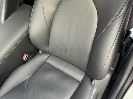 Toyota Camry 2021 года за 14 570 000 тг. в Алматы – фото 46