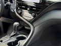 Toyota Camry 2021 года за 14 570 000 тг. в Алматы – фото 53