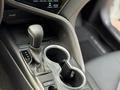 Toyota Camry 2021 года за 14 570 000 тг. в Алматы – фото 54