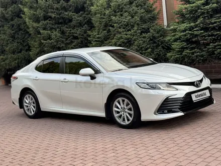 Toyota Camry 2021 года за 14 570 000 тг. в Алматы – фото 6
