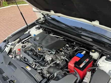 Toyota Camry 2021 года за 14 570 000 тг. в Алматы – фото 68