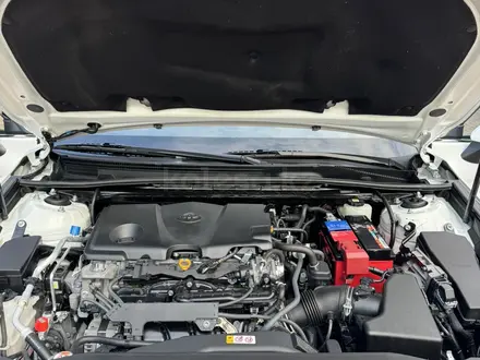 Toyota Camry 2021 года за 14 570 000 тг. в Алматы – фото 70