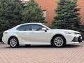 Toyota Camry 2021 года за 14 570 000 тг. в Алматы – фото 8