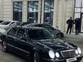 Mercedes-Benz E 320 2001 года за 7 000 000 тг. в Атырау – фото 2