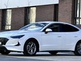 Hyundai Sonata 2019 года за 8 900 000 тг. в Астана – фото 2