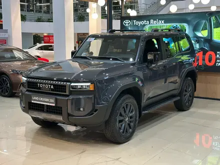 Toyota Land Cruiser Prado Luxe+ 2025 года за 48 150 000 тг. в Алматы