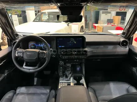 Toyota Land Cruiser Prado Luxe+ 2025 года за 48 150 000 тг. в Алматы – фото 16