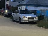 Mercedes-Benz E 230 1997 года за 2 100 000 тг. в Павлодар – фото 4