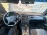Mercedes-Benz E 230 1997 года за 2 100 000 тг. в Павлодар – фото 5