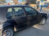 Volkswagen Golf 1997 года за 1 600 000 тг. в Актобе – фото 2