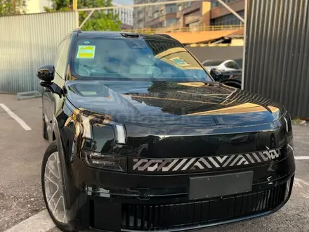 lynk-and-co 900, 2025