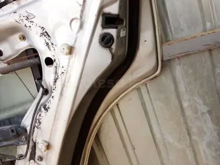 Дверь задняя правая на Toyota XV10 за 25 000 тг. в Тараз – фото 4