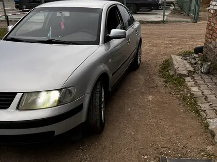 Volkswagen Passat 1999 года за 1 900 000 тг. в Уральск – фото 3