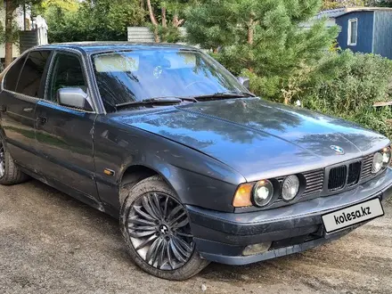 BMW 520 1992 года за 1 800 000 тг. в Есиль – фото 2