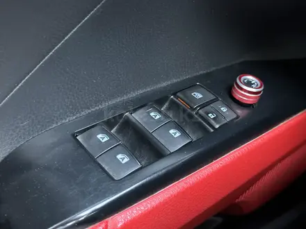 Toyota Camry 2018 года за 13 350 000 тг. в Атырау – фото 14