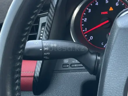 Toyota Camry 2018 года за 13 350 000 тг. в Атырау – фото 16