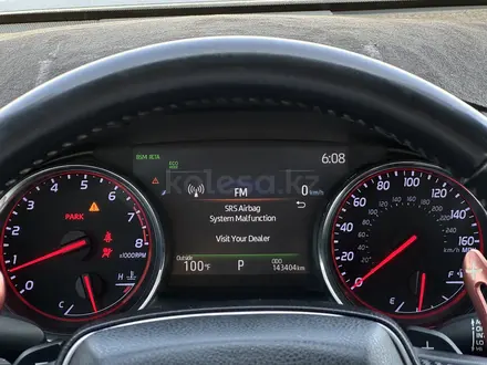 Toyota Camry 2018 года за 13 350 000 тг. в Атырау – фото 18