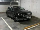 Volkswagen Touareg 2022 года за 25 500 000 тг. в Астана