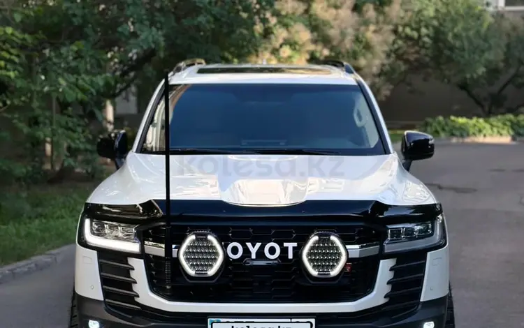 Toyota Land Cruiser 2022 года за 65 000 000 тг. в Алматы