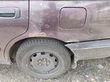 Toyota Carina E 1994 года за 800 000 тг. в Усть-Каменогорск – фото 2