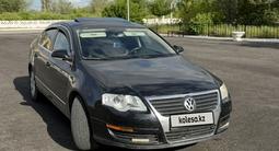 Volkswagen Passat 2006 года за 4 100 000 тг. в Алматы – фото 2