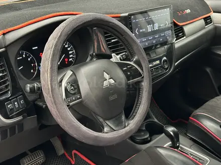 Mitsubishi Outlander 2016 года за 6 600 000 тг. в Атырау – фото 10
