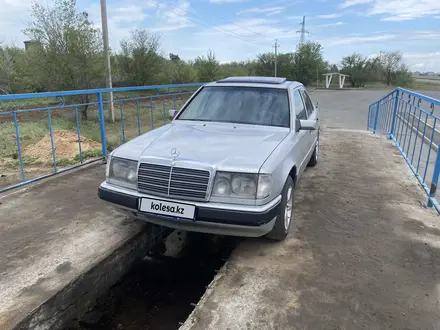 Mercedes-Benz E 230 1993 года за 2 000 000 тг. в Актобе – фото 17