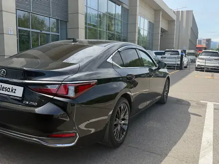 Lexus ES 250 2024 года за 27 000 000 тг. в Алматы – фото 3
