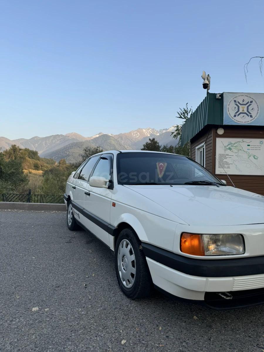 Volkswagen Passat 1993 г.