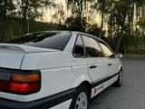 Volkswagen Passat 1993 годаfor1 650 000 тг. в Алматы – фото 2