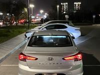 Hyundai Elantra 2019 годаfor5 900 000 тг. в Актау