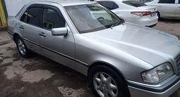 Mercedes-Benz C 180 1994 года за 2 800 000 тг. в Астана – фото 4