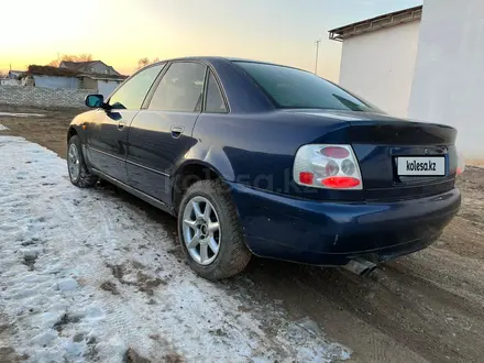 Audi A4 1995 года за 1 100 000 тг. в Атырау – фото 2