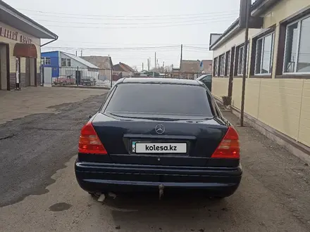 Mercedes-Benz C 200 1996 года за 1 800 000 тг. в Петропавловск – фото 4